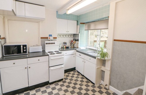 Hollow Meadows Cottage | NOOK FARM HOLIDAY COTTAGE, family friendly in Stocksbridge