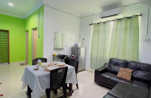 Taman Ira House | Noor Studio Homestay