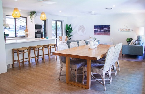 Noosa Heads House | Noosa Heads Endless Summer Beach Retreat