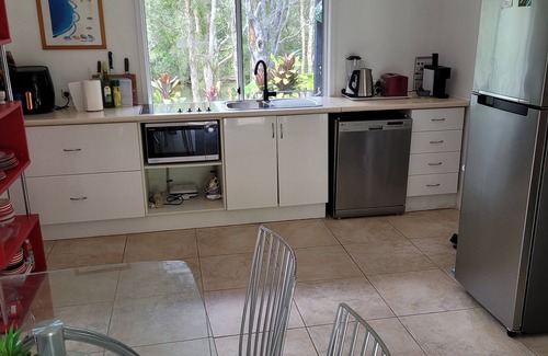 Tewantin Cottage | Noosa riverside cottage in Australian bush setting