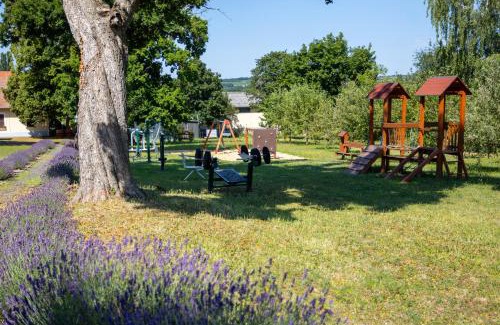 Nagygorbo House | Nora Guest House - Happy Rentals