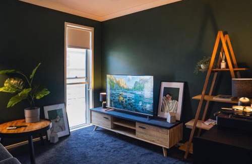 North Lakes House | Nora Poolhouse Oasis, 4-beds house, North Lakes