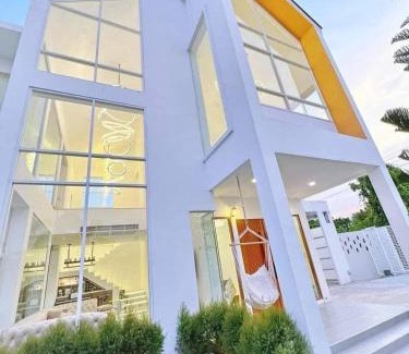 Nonthaburi Villa | Nordic Villa 5BR Pool, Jacuzzi, Rooftop and More