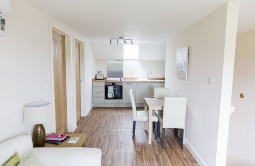 East Dereham Apartment | Norfolk country retreat for two with Pool, Sauna, Gym and Tennis Courts!