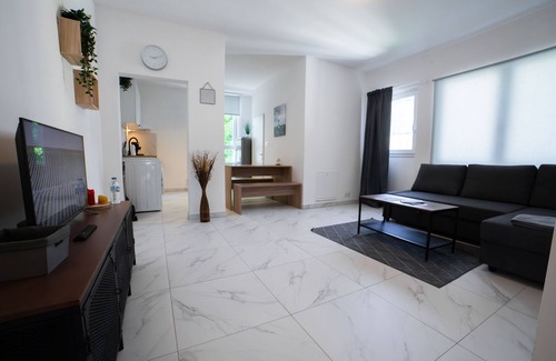 Klushof Apartment | North apartment 6 I 1 room with WLAN & walk-in rain shower
