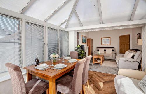 Rhos on Sea House | North Bay Bungalow