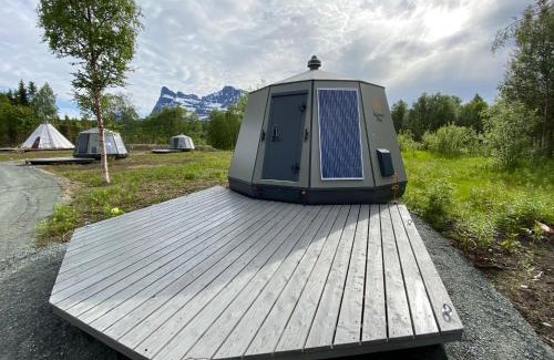 Storfjord Cabin | North Experience Basecamp