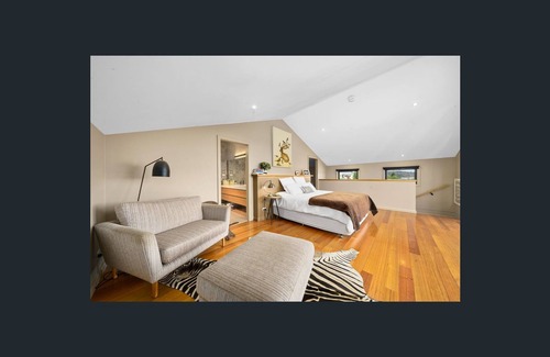 North Hobart House | North Hobart Luxury Holiday House