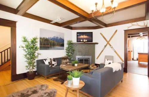 Banff House | North House - Banff's Rocky Mountain House