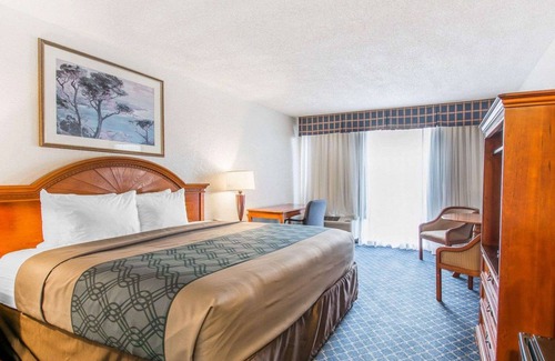 Golden Glades Hotel | North Miami Beach Gardens Inn & Suites
