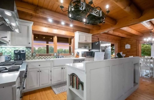 Sumner County Cabin | North Nashville Getaway