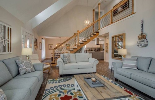 Hendersonville House | North Nashville Farmhouse