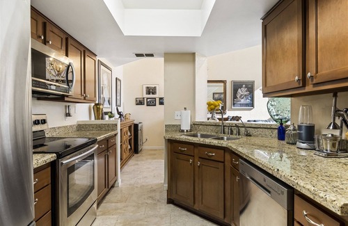 Quail Hill House | North Phx Upscale Townhome, Patio, Pool, Near Golf