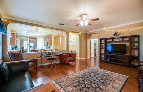 Stone Oak House | North San Antonio Vacation Rental w/Yard & Deck!