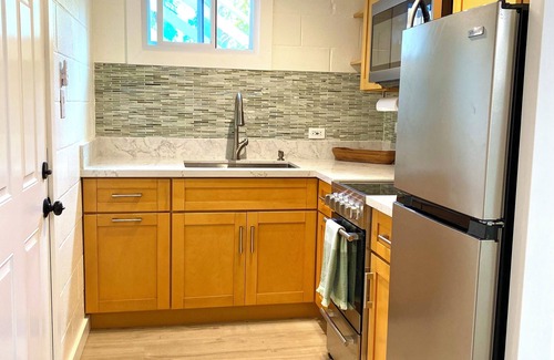 Waialua Apartment | North Shore Country Getaway- steps to the ocean