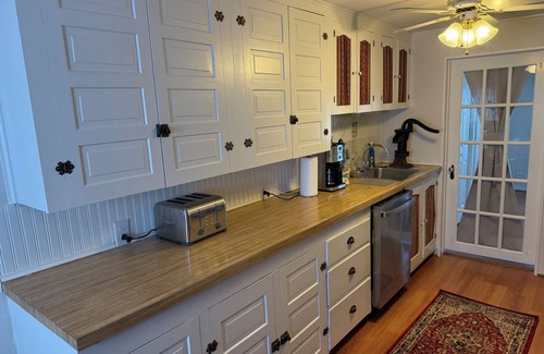 Constantia House | North Shore Retreat on Oneida Lake