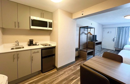 Pemberton Heights Hotel | North Vancouver Hotel