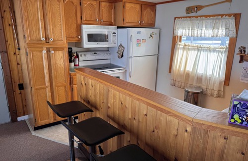 Prudenville House | North View Cabins #3 - 2Bed/1Ba Direct Waterfront Cabin on Houghton Lake!