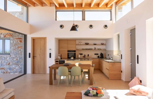 Lefktron Villa | North Villa Alisseos