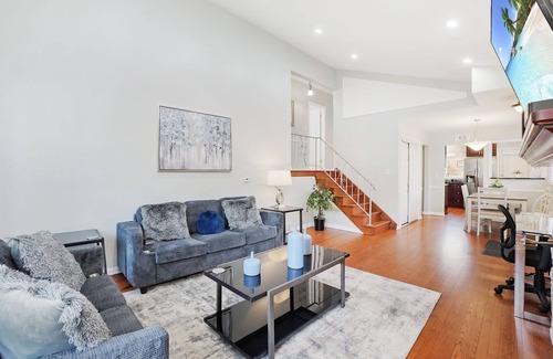 Northbrook House | Northbrook FHS Rental