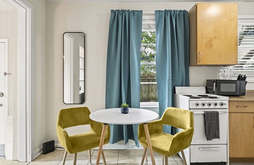 Neptune Beach Apartment | Northeast Florida Retreat