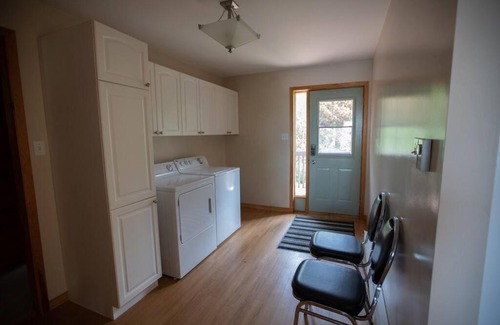 Nipissing House | Northern Hideaway - 3 bedroom 4 season Home