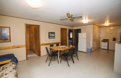Richmond Cabin | Northern Lights, a 3BR lakefront cabin on the Horseshoe Chain of Lakes