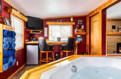 Grayling Cabin | Northern Memories Couples Getaway! Open 24/7: Jacuzzi/Grill/Firepit/Pet friendly