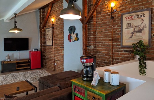 Brasov Apartment | Northstar - Old Town Modern, Spacious