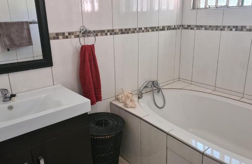 Mudimeli Apartment | Northwich Game Ranch