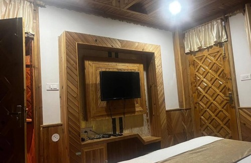 Cheog Hotel | Norvin Homes- King Room with Balcony/breakfast included