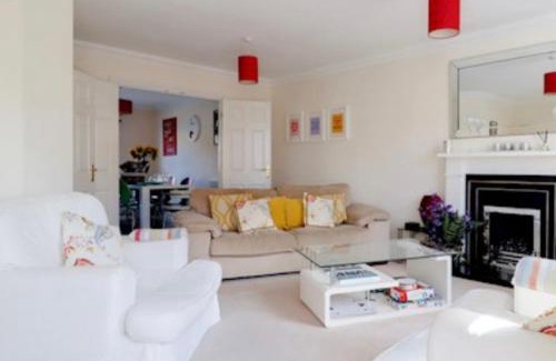 Norwich House | Norwich City Large Modern Home