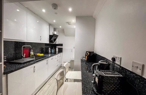 Brownswood Apartment | NOT ACTIVE!