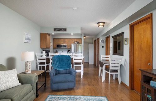 Branson West Condo | Notch Estates★WALKIN 2 KING BEDS★Free Boat Trailer Parking★1Mi to SDC