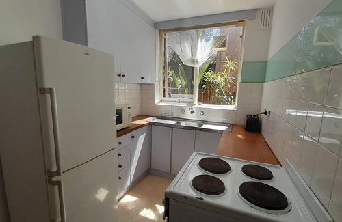 Elwood Apartment | Nothing soothes a soul like a walk on the beach