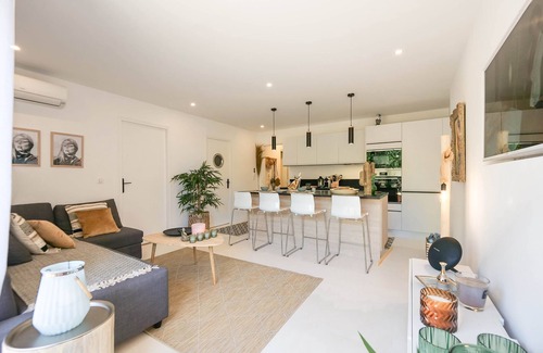 Saint-Tropez Apartment | Nouveau Appartement Toit Terrasse VUE Panoramique AU Coeur DU Village
