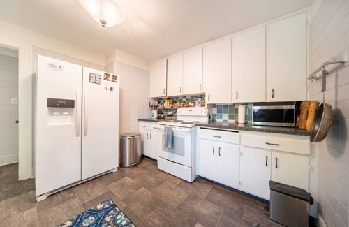 Novelty House | Novelty Retreat: 3 BR 2 Bath Home: woods, King bed
