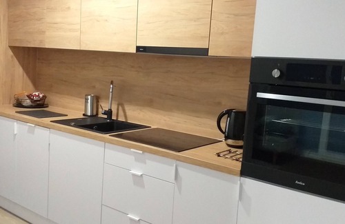 Krzyki Apartment | Nowoczesne mieszkanie nad rzeką we Wrocławiu-wynajem na krótko i długo + parking