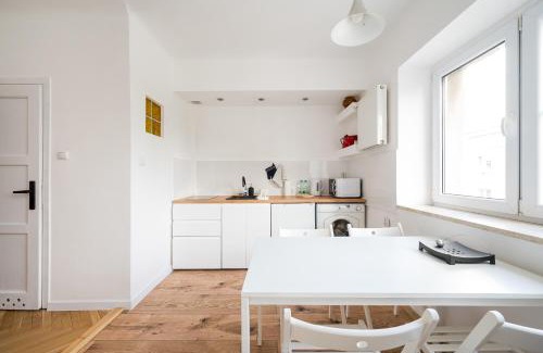 Muranow Apartment | Nowolipie 531 Apartment by BookingHost