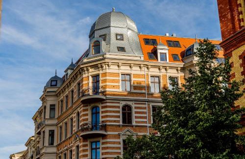 Poznan City Center Apartment | Nowowiejskiego Old Town Apartment by BookingHost