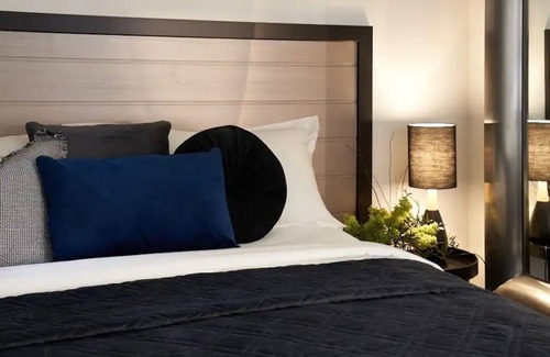 Lancefield House | NudgeNudgeWinkWink (Suits Up To Three Couples)