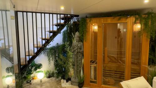Villemomble Apartment | Nuit de rêve : spa, sauna, cinéma