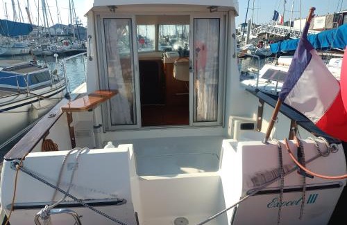 Boulogne-sur-Mer Boat Rental | Nuit insolite à bord du bateau Exocet III