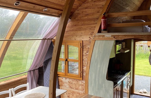 Saint-Pardoux House | Null 'Tiny House 5/6 Places' with Shared Pool, Wi-Fi and Air Conditioning