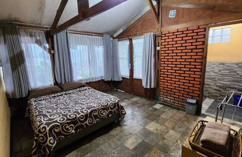 Lembang House | Nur Alam Hotel Lembang, sebuah penginapan yang tenang di tengah asri Lembang.
