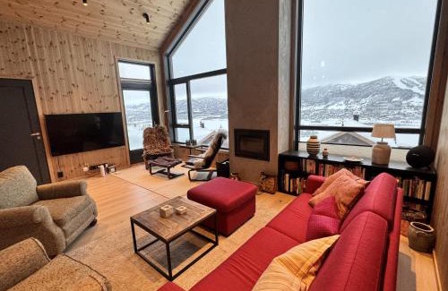 Hol Municipality House | Ny hytte, fantastisk utsikt rett ved Vestlia