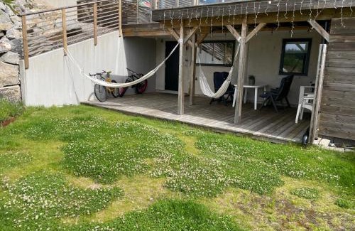 Lokholmen Apartment | Ny lägenhet på markplan med havsutsikt