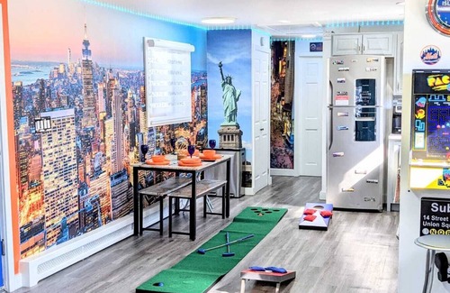 Elmont House | NY VIBEZ HOUSE! Cool Smart Home-2min to UBS Arena-10min to JFK/LGA-Free Parking!