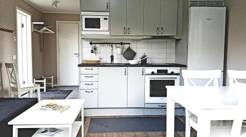 Mora House | Nybyggd stuga intill skogsbrynet - New built cottage next to the cowberry forest