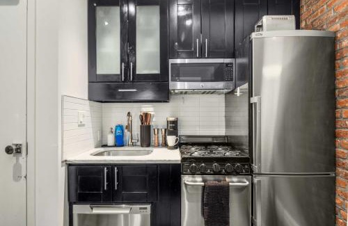Hell's Kitchen Apartment | NYC's Prime Location Upscale 2BR
